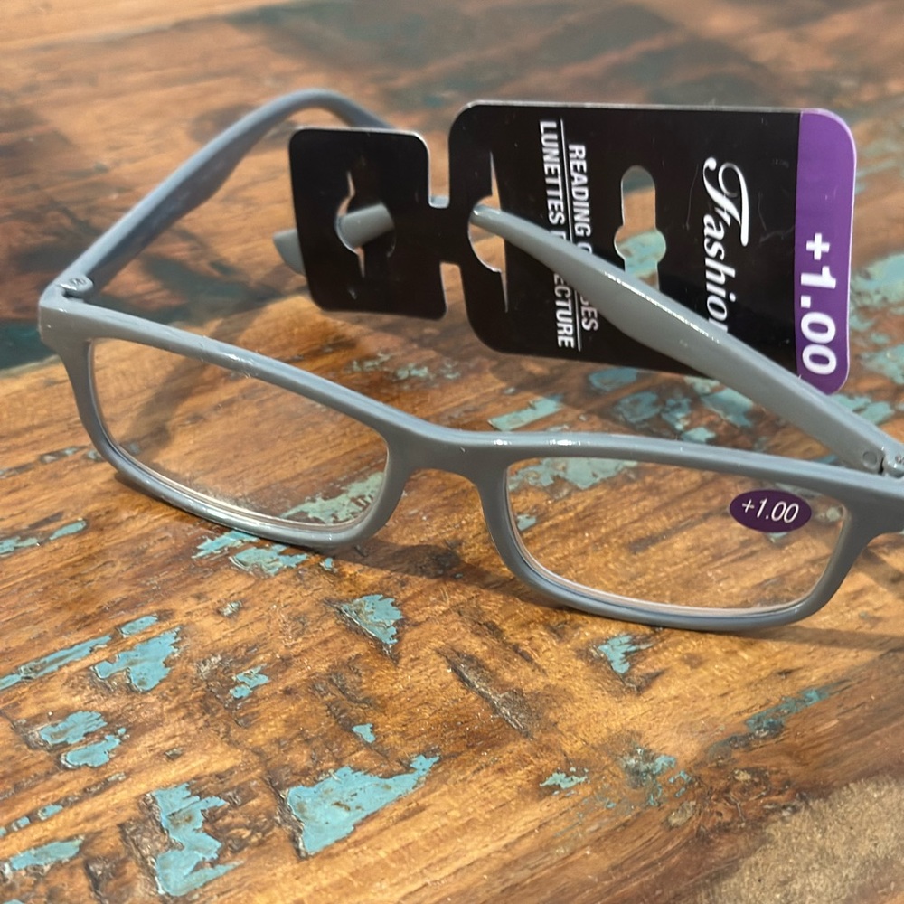 NWT Unisex Grey 1.00 Reading Glasses